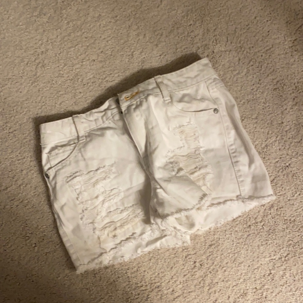 Super cute white jean shorts